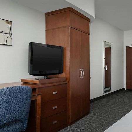 Courtyard By Marriott Salisbury Hotel Exterior photo